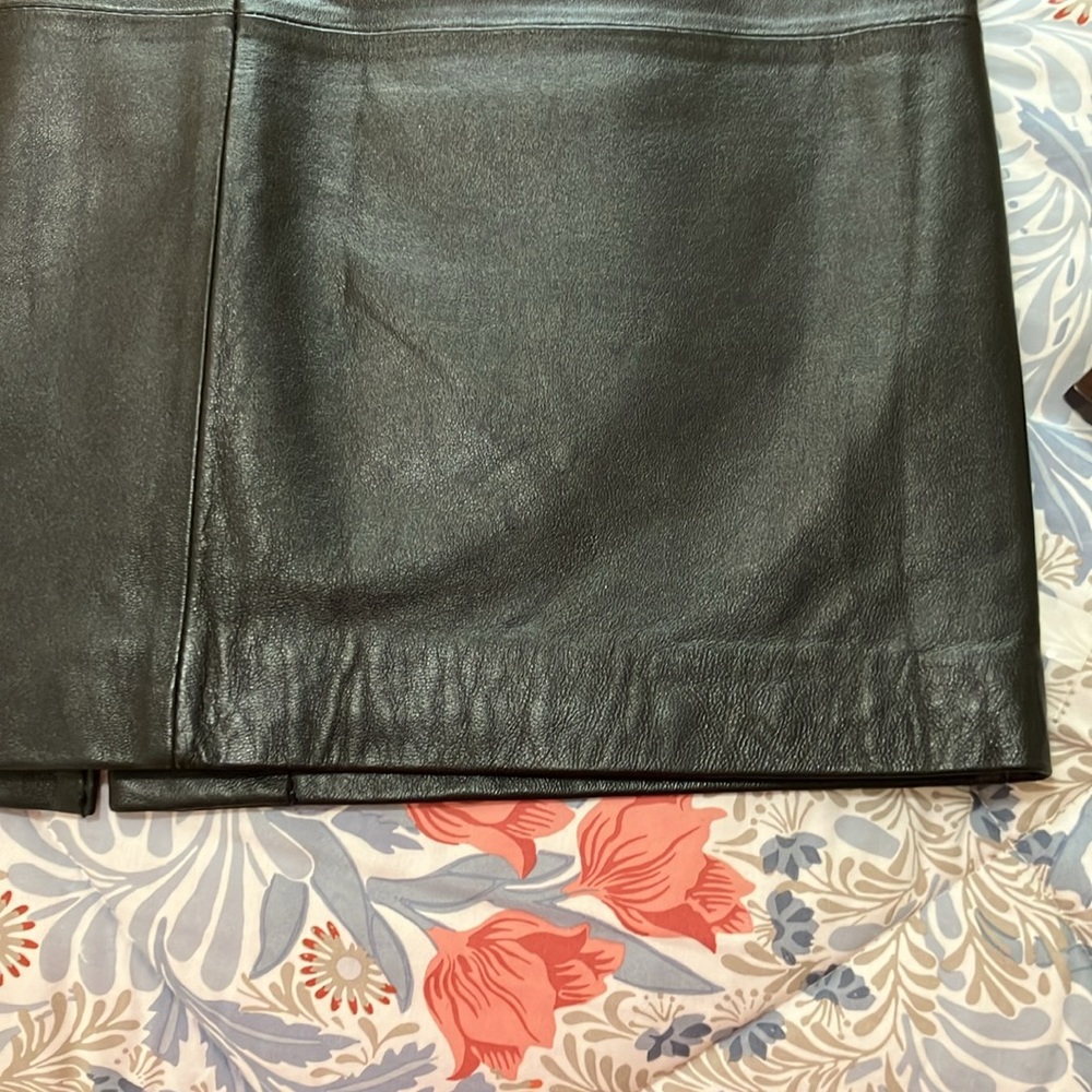 Jaclyn Smith Vintage Leather Skirt - Picture 9 of 10